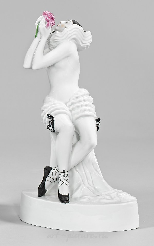 Коломбина с розой: модель ар-деко от Шварцбургских мастерских