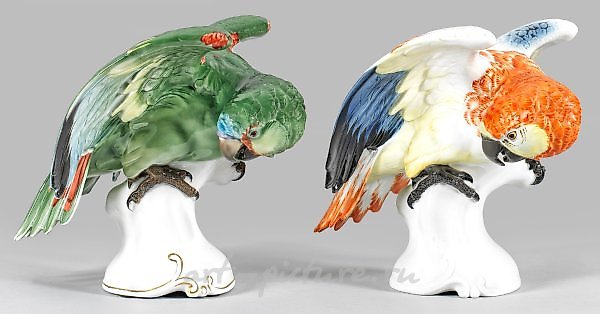 一对装饰艺术动物雕塑称为“Papagei”。