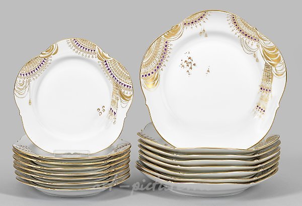 Фарфоровые тарелки с декором "1001 ночь" и маркировкой мечей