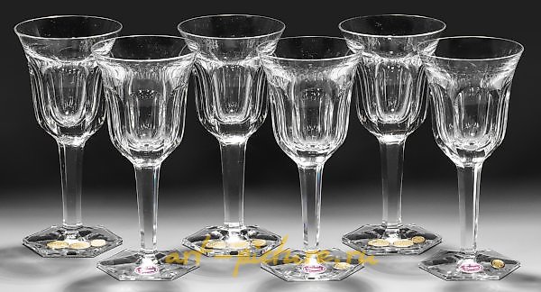 Sentence about the six Moser white wine glasses "Papst":

The exquisite ensemble of six Moser white wine glasses, known as "Papst" (German for "Pope"), showcases the unparalleled craftsmanship and artistic vision of the renowned glassmaker. Each glas