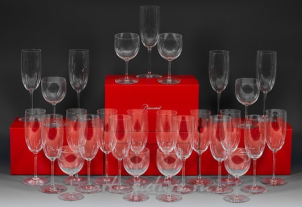 Стаканы Baccarat: коллекция из 31 шт., включая 23 флейты для шампанского и 8 бокалов для вина