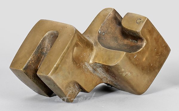 Петер Йекза: абстрактная форма в бронзе