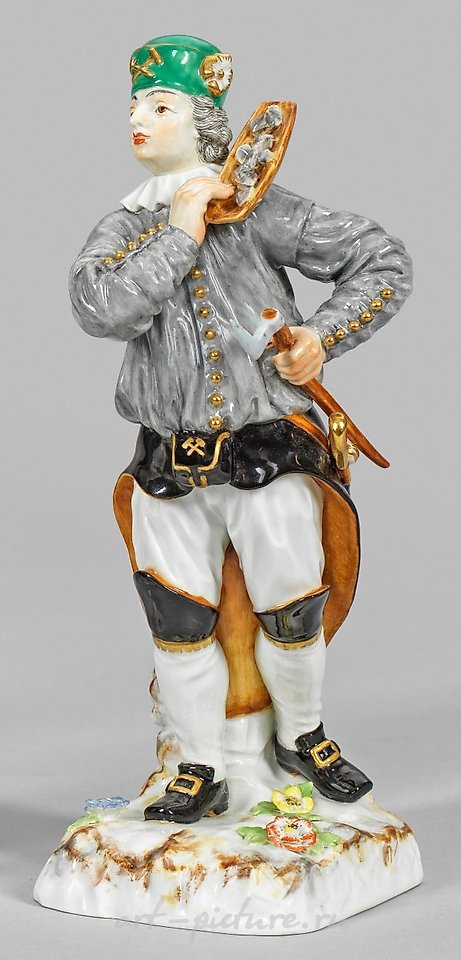 Бергманн - рудозаборник: фарфоровый шахтер с подносом