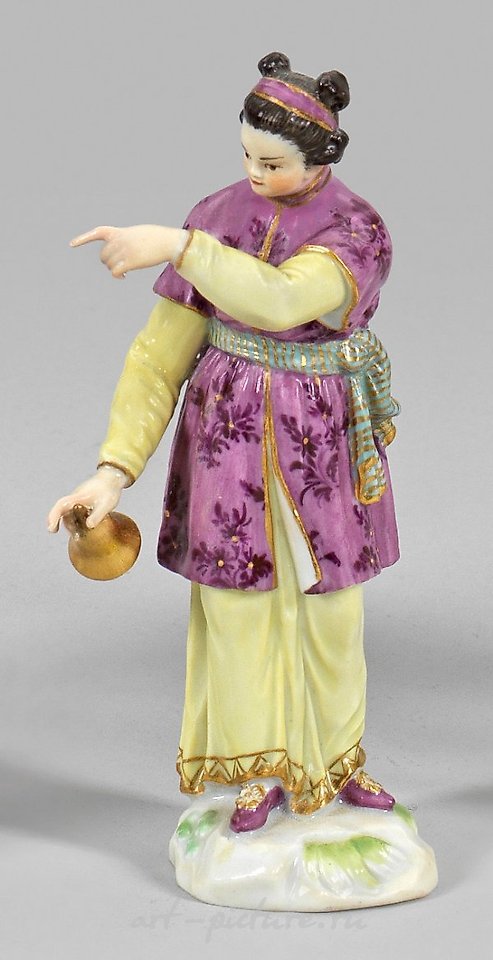 Японская женщина с колокольчиком: фарфоровая фигурка Майссена, 1924-1934 гг.