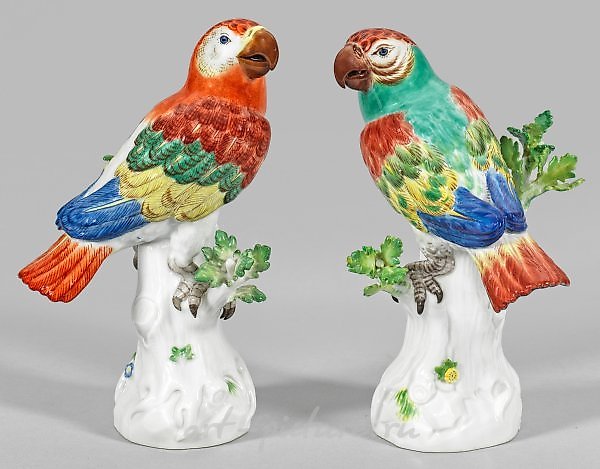 Фигуры попугаев из папье-маше на стволе дерева: Мейсен, после 1973 года