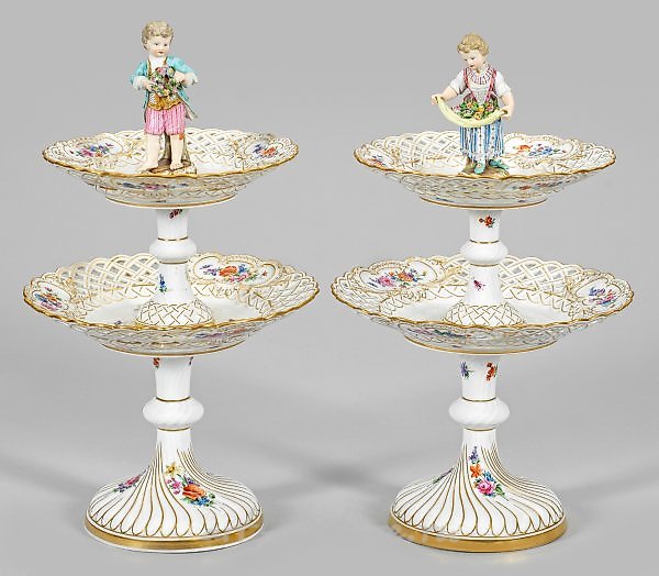 Декоративные композиции с цветочными украшениями и детьми-садовниками на столах