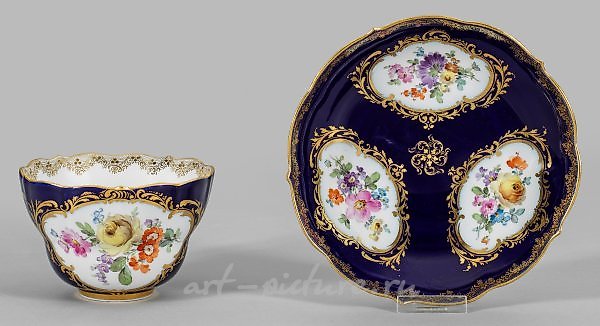 很棒的美洲骨瓷装饰杯，有花朵图案。