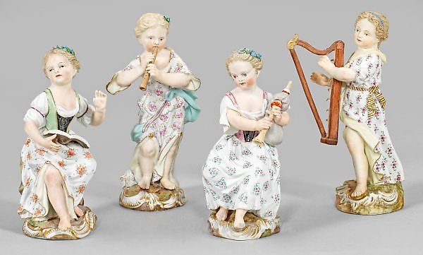 Four figures from the "Mädchenkapelle"