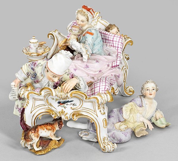 "Обнаруженный влюбленный" - рококо-кровать с фигурой Амура и женщиной