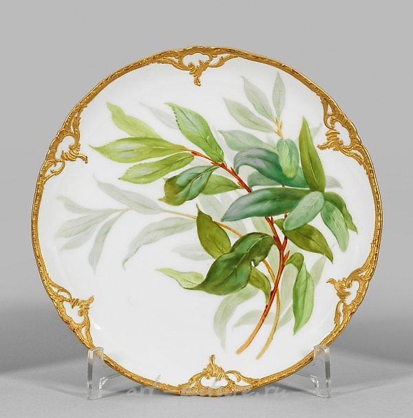 Фарфоровая десертная тарелка с росписью листьев ивы