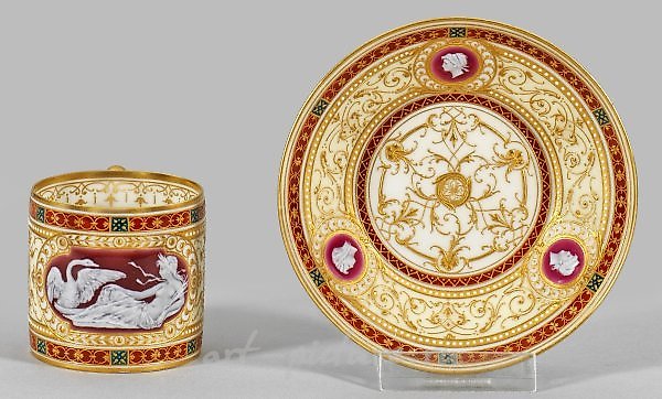 超级华丽的摩卡杯，有KPM柏林采用的浮雕金和瓷上绘画。