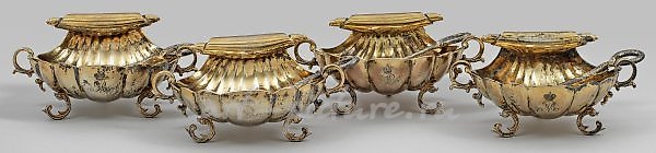 四个非凡而装饰性的盐瓶