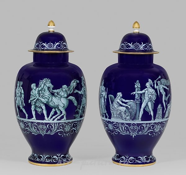 A pair of monumental Meissen vases with depictions from the cycle "The Entry of Alexander the Great into Babylon".