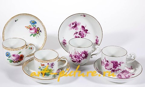 维也纳皇家瓷器, 各式手绘瓷杯和茶碟套装，一批...