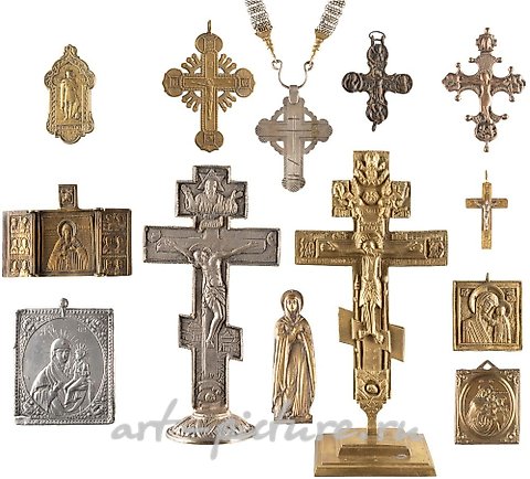 Русское серебро, ПОЛОВИНКА КРЕСТА-ЭНКОЛПИОНА, ШЕСТЬ РАСПЯТИЙ И ШЕСТЬ МЕДНЫХ ИКОН