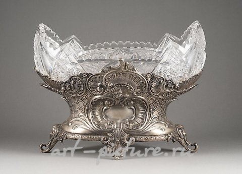 Русское серебро, Чаша из бесцветного стекла, украшенная узором из ромбов и звезд