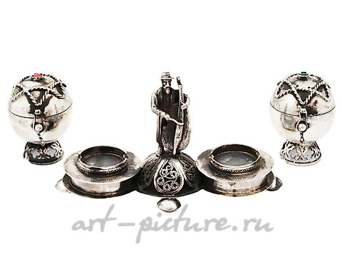 Русское серебро, Русский серебряный комплект из двух ароматных шкатулок на подставке.