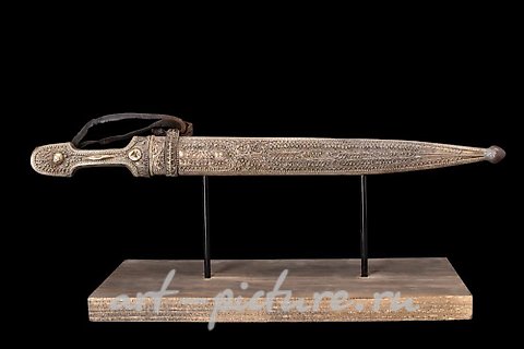 Русское серебро, Дагестанский (русский) стальной кинжал с серебряным филигранью на ножнах