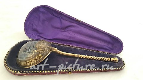 俄罗斯银, 莫斯科景观原装盒子里的银勺