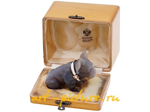 俄罗斯银, 俄罗斯的瑞士蓝玛瑙雕刻的法国斗牛犬雕像，镶有半宝石。