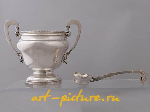 俄罗斯银, 俄罗斯银制朗姆酒套装，包括碗和杓子。