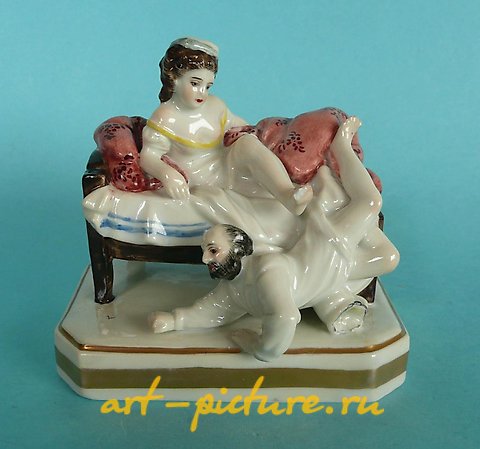 维也纳皇家瓷器, 一件维也纳皇家场景陶器，描绘一个男子被踢出酒吧的场景。