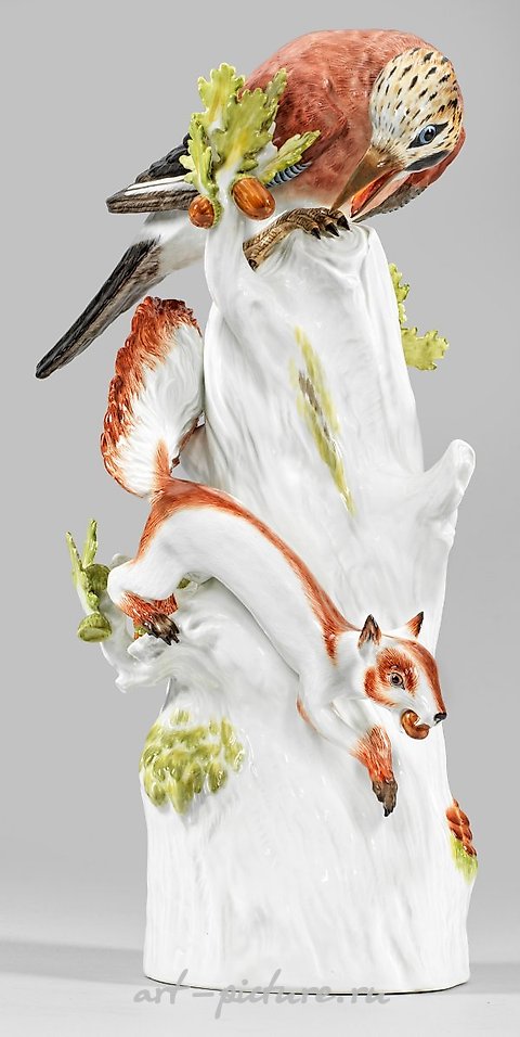 大型梅森橡子鸟与松鼠