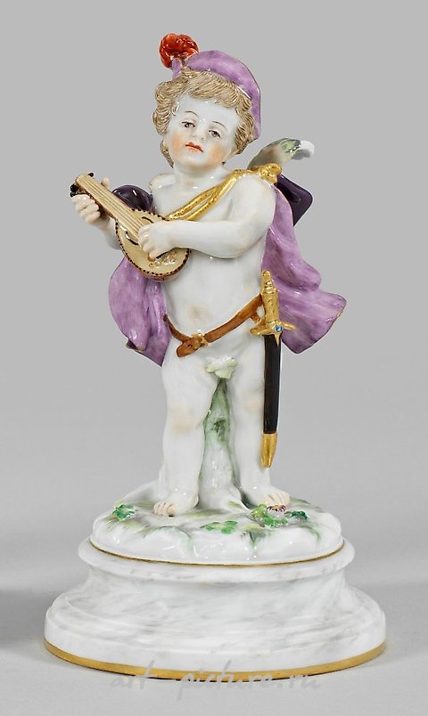 einer   L a u t e "   v o n   J o h a n n   J o a c h i m   K ä n t z e l

这是一件罕见的雕塑作品，名为《爱神作为吟游诗人手持琴弦的形象》，由约翰·约阿希姆·肯策尔创作。