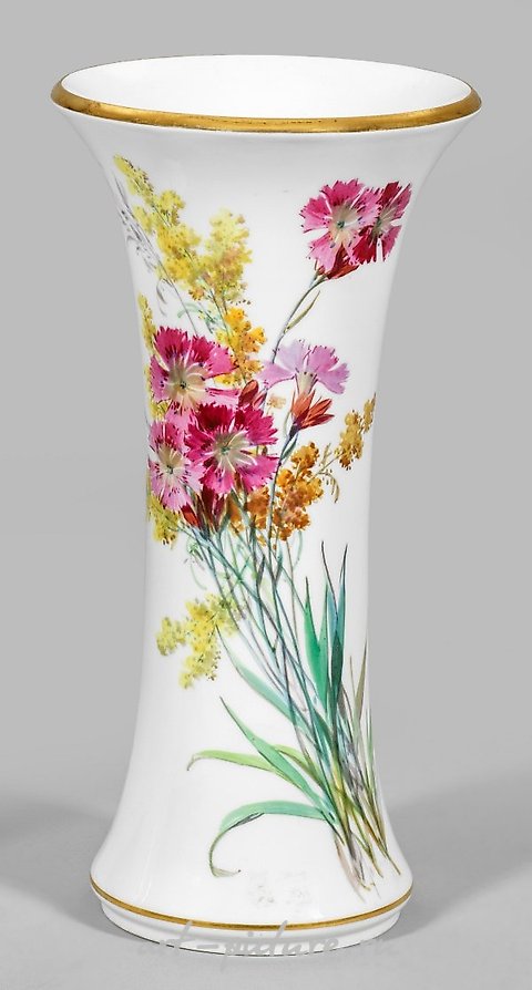 Stangenvase mit Nelkendekor translates to "Column vase with carnation decoration" in English.