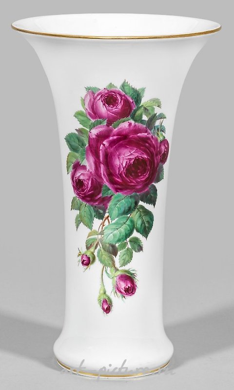 Great tall vase with rose decoration