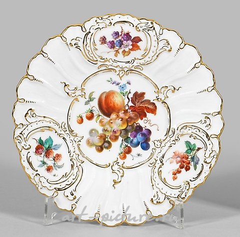 Small serving plate with fruit decoration