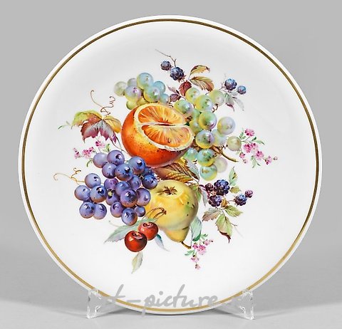 Wall plate with fruit decoration
