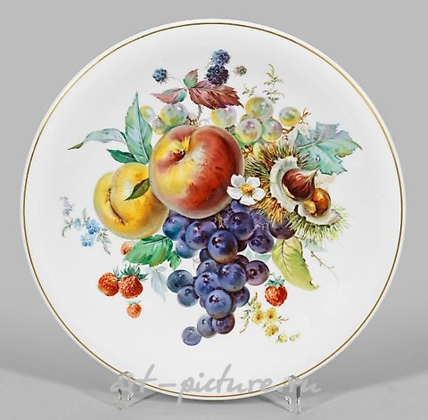 Wall plate with fruit decoration in the style of