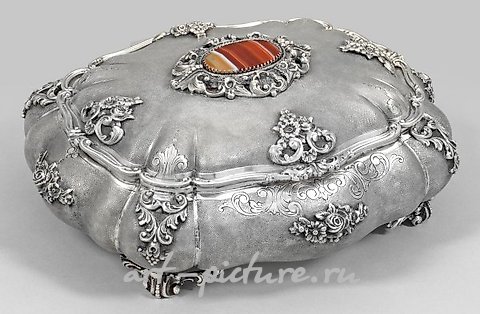 奢华的带有班达切特勋章的盒子