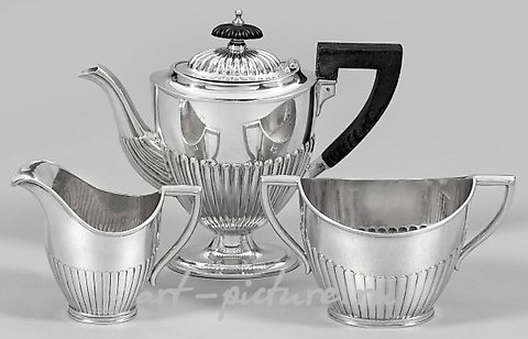 摩卡茶具，以安妮皇后风格为特色。