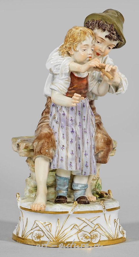 Art Nouveau - Figure Group