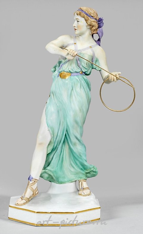 Lot 597: Art Nouveau Figure "Tire Throweress"