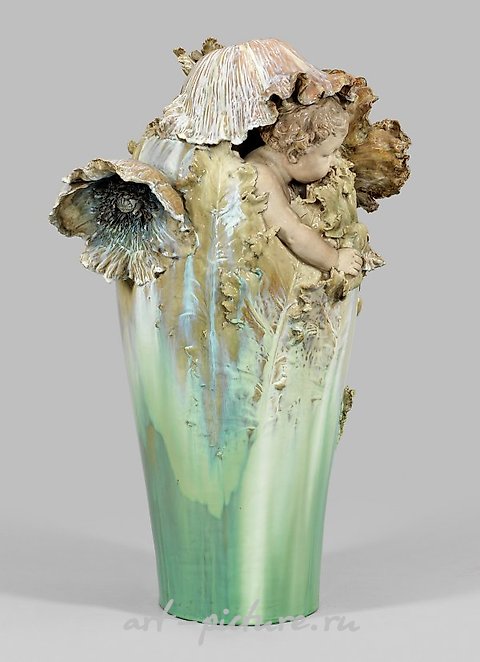 Lot 600: Rare monumental KPM Berlin sculpture vase