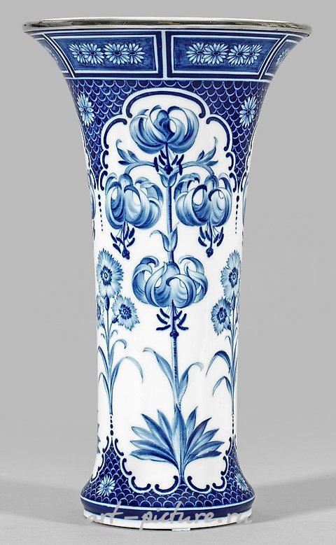 Art Nouveau - Stangenvase with "Turk's Cap Lily" Decoration