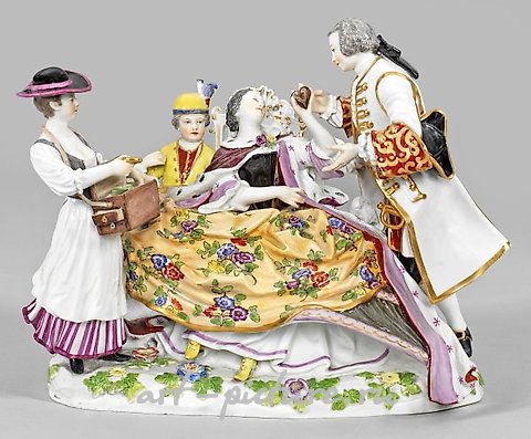 《心脏药盒销售》人物群雕。原标题：