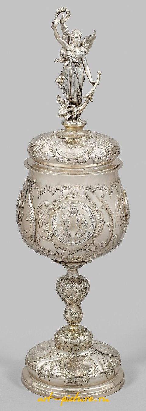 Magnificent and high-quality coin lid goblet