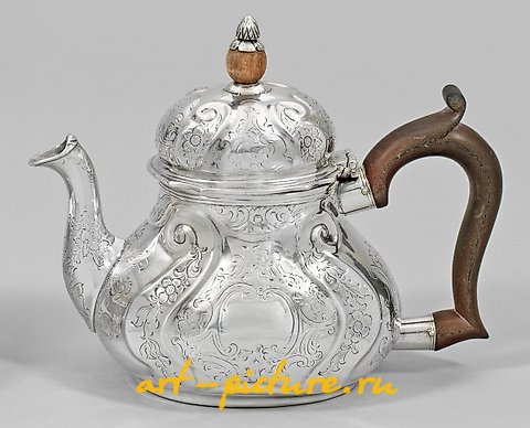 Small Baroque-style teapots