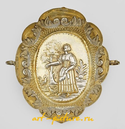 Baroque wine tasting cup