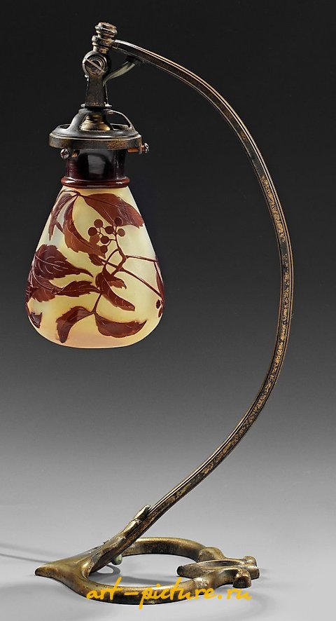 Art Nouveau table lamp with "Wild Vine" decor by Gallé