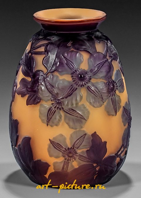 "S o u f f l é" - Vase with Clematis decoration by Gallé