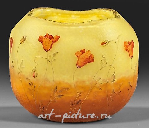 Small decorative vase with poppy decoration by Daum Frères.