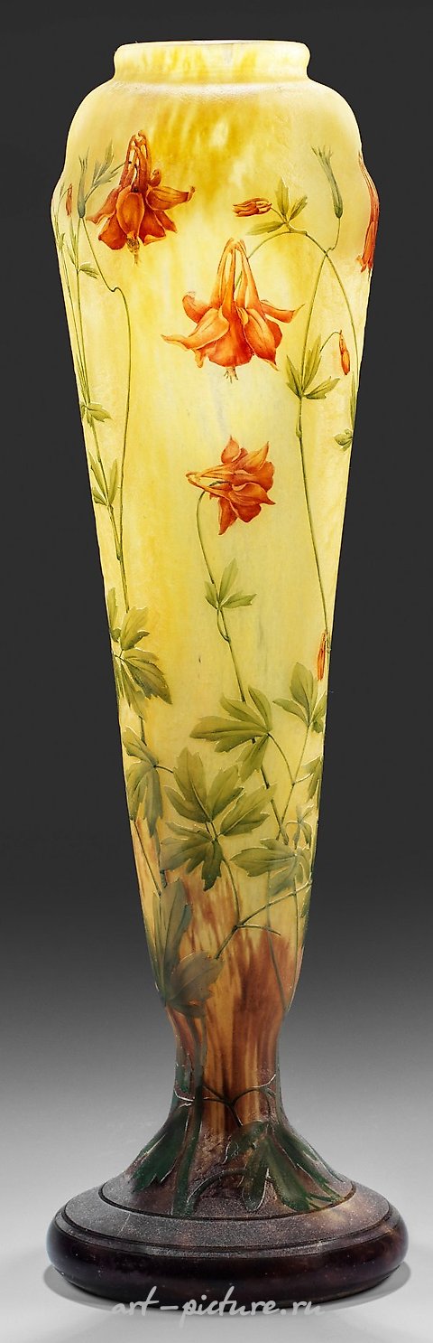 Very large Art Nouveau decorative vase with columbine decoration by Daum Frères.