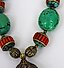 珊瑚、孔雀石、碧玺和银制成的项链