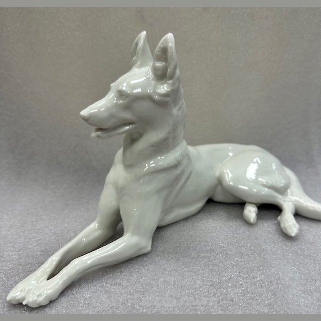 瓷制雕像（小雕塑）“德国牧羊犬”，尼姆芬堡