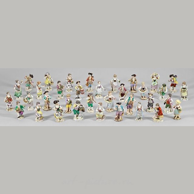 Extensive collection of 71 Meissen gardener figures.